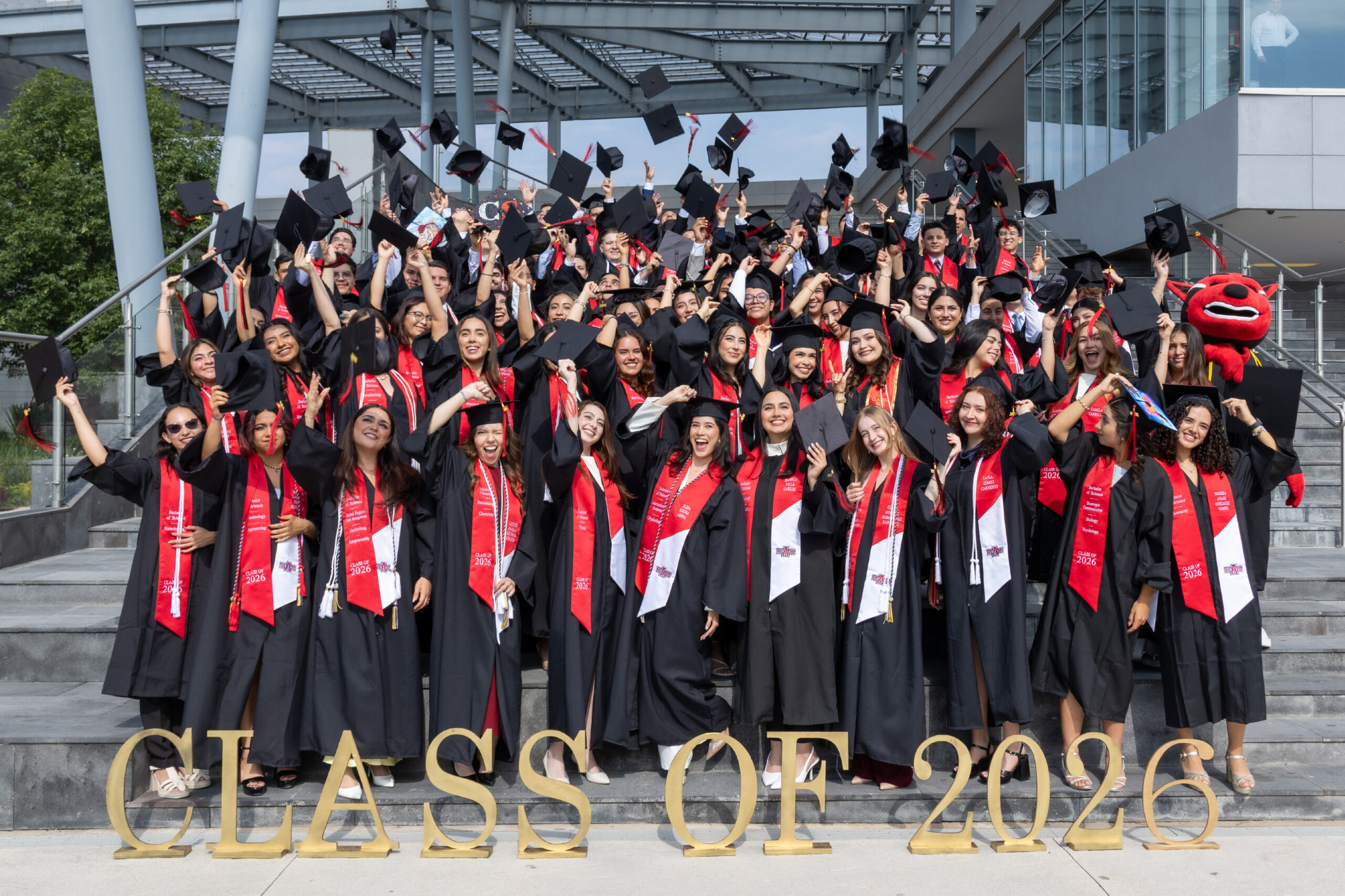 Commencement/graduacion